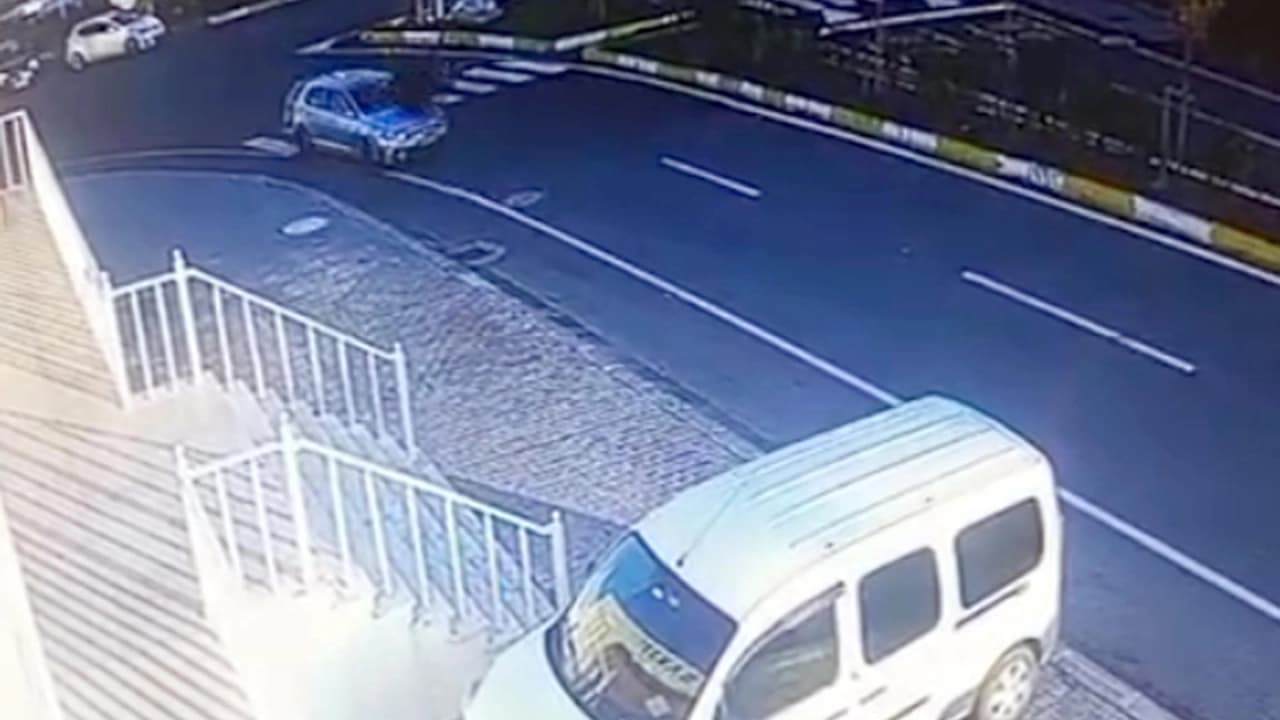Tekirdağ'da Yaya Geçidinde Otomobilin Çarptığı 2 Öğretmen Yaralandı