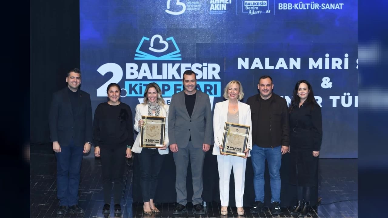 2. Balıkesir Kitap Fuarı 9. gününde on binlerce kişiyi ağırladı