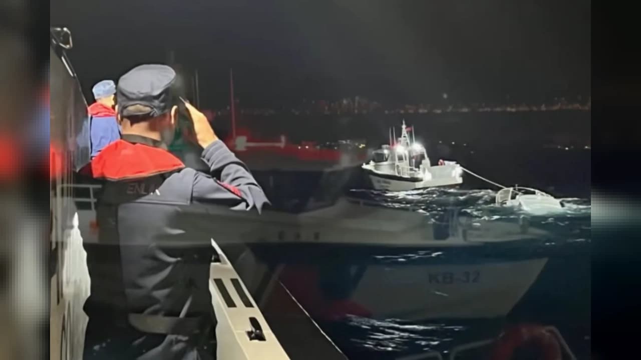 Balıkesir Ayvalık açıklarında batan özel teknede kaybolan kişinin cansız bedeni bulundu