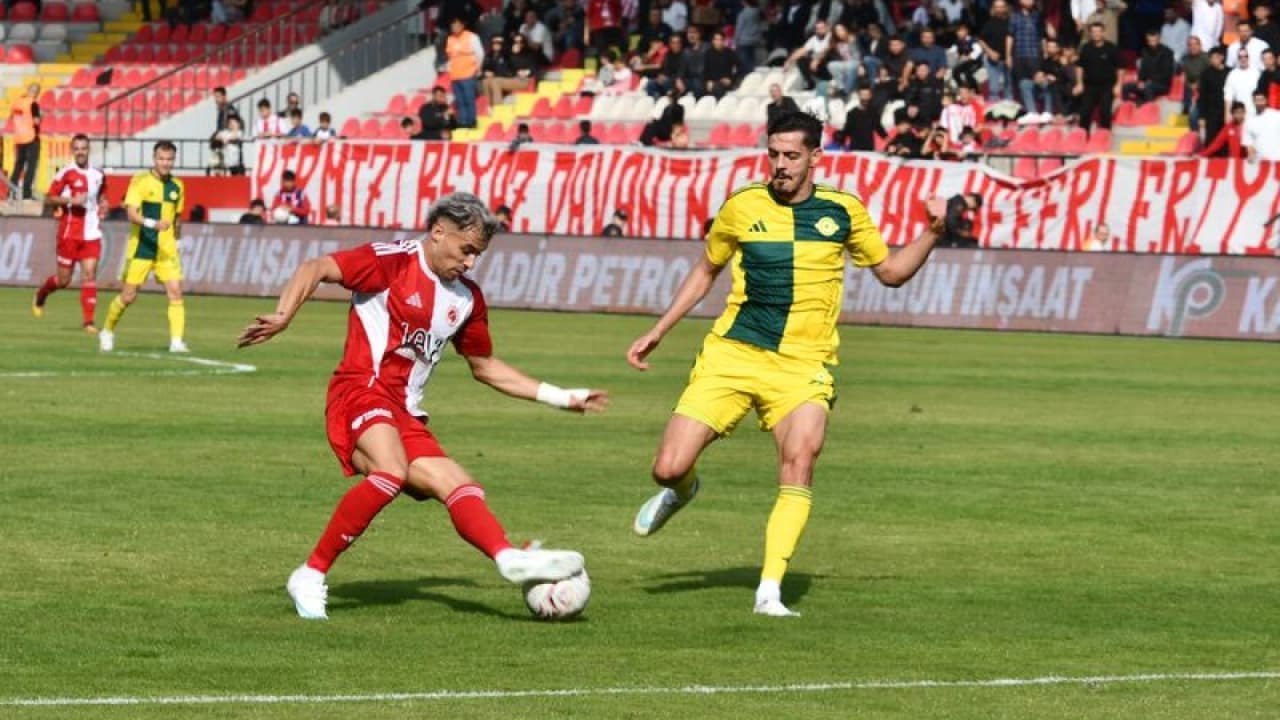 Batman Petrolspor, 2-0 geriye düştüğü maçta Esenler Erokspor'u yendi