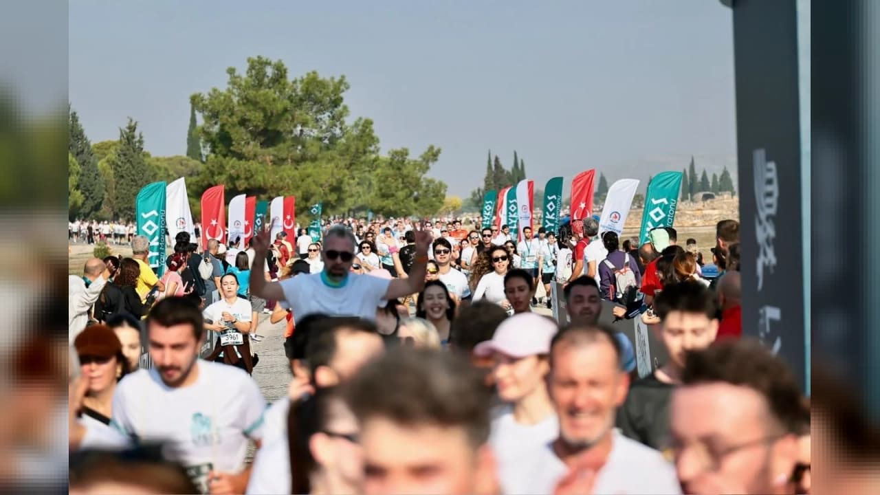Denizli'de 2. Lykos Yarı Maratonu 20 bine yakın katılımcıyla koşuldu