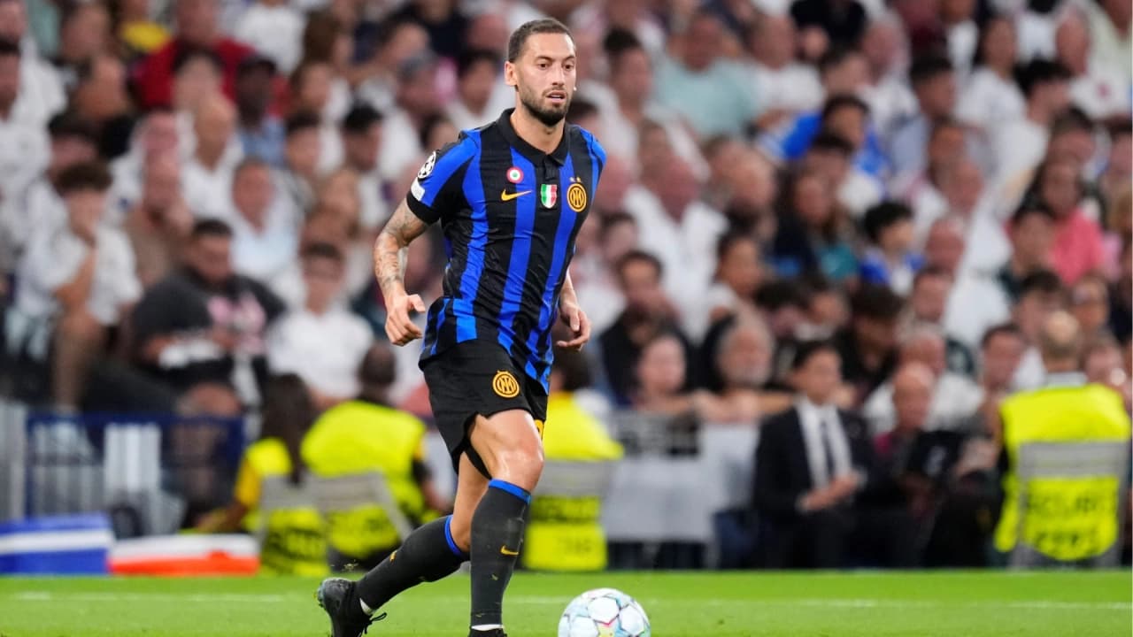 Hakan Çalhanoğlu Inter ile yeni sözleşme görüşmelerine başladı