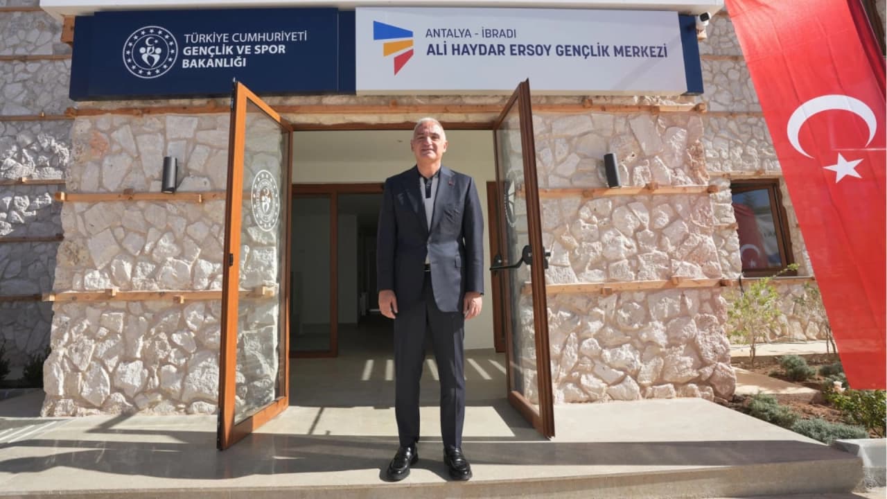 İbradı ve Ormana'da Gençlik ve Kültür Merkezleri Hizmete Açıldı