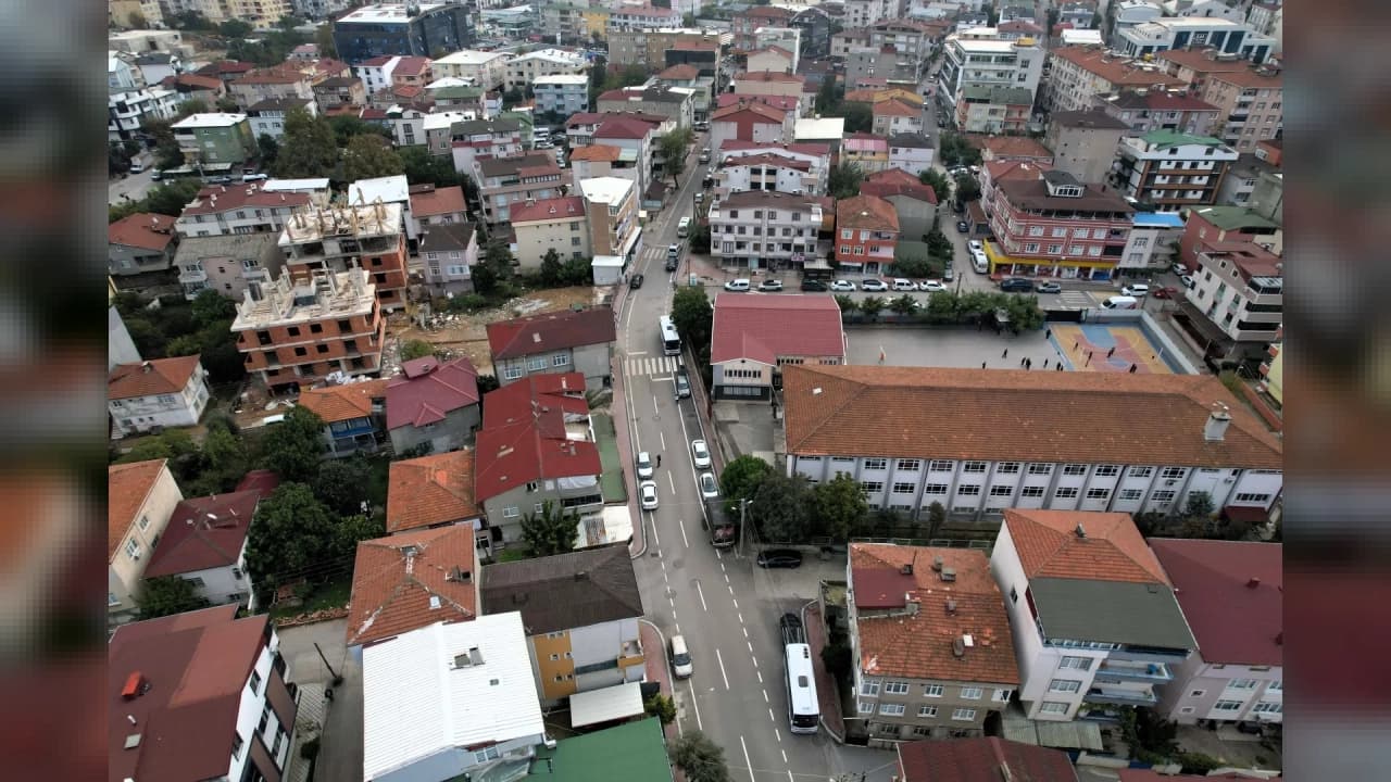 Kocaeli Darıca'daki Mevlana Caddesi yenilenerek hizmete sunuldu