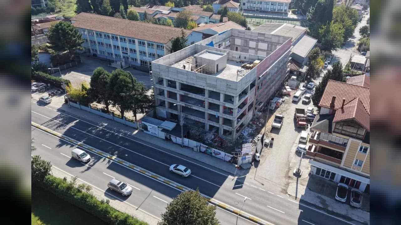 Sakarya'da Sapanca Spor Salonu projesinde kaba inşaat tamamlandı