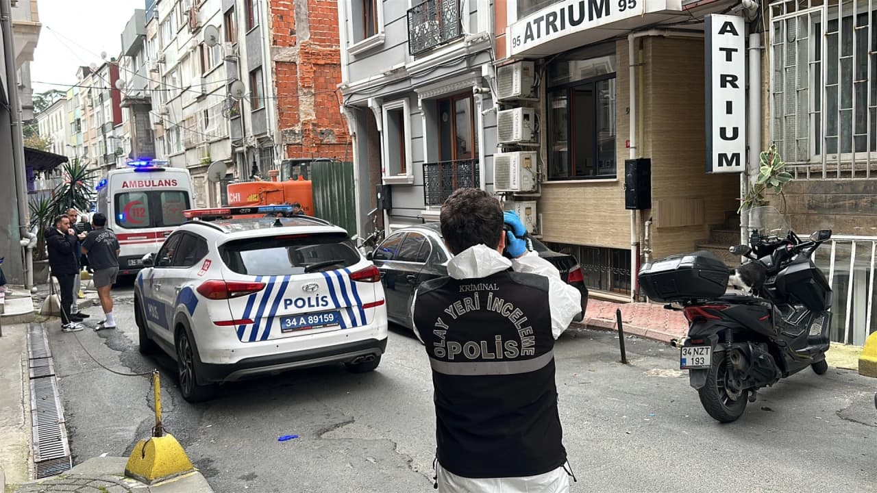 Şişli'de şüpheli ölüm: Çatıdan düşen 26 yaşındaki kadın öldü