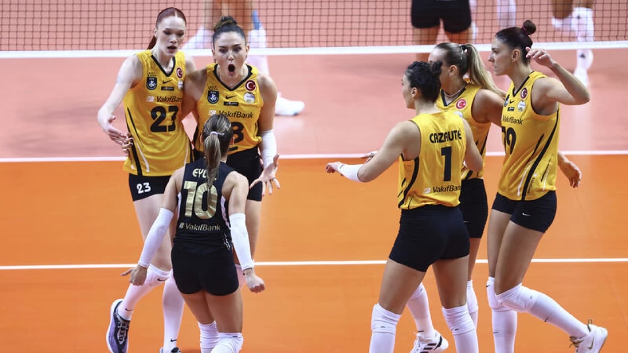 VakıfBank, Galatasaray Daikin'i 3-0 yenerek ligde 5'te 5 yaptı
