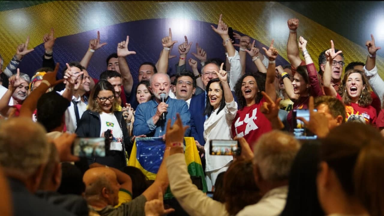 Brezilya'da seçimleri yüzde 51,79 oyla Lula da Silva kazandı
