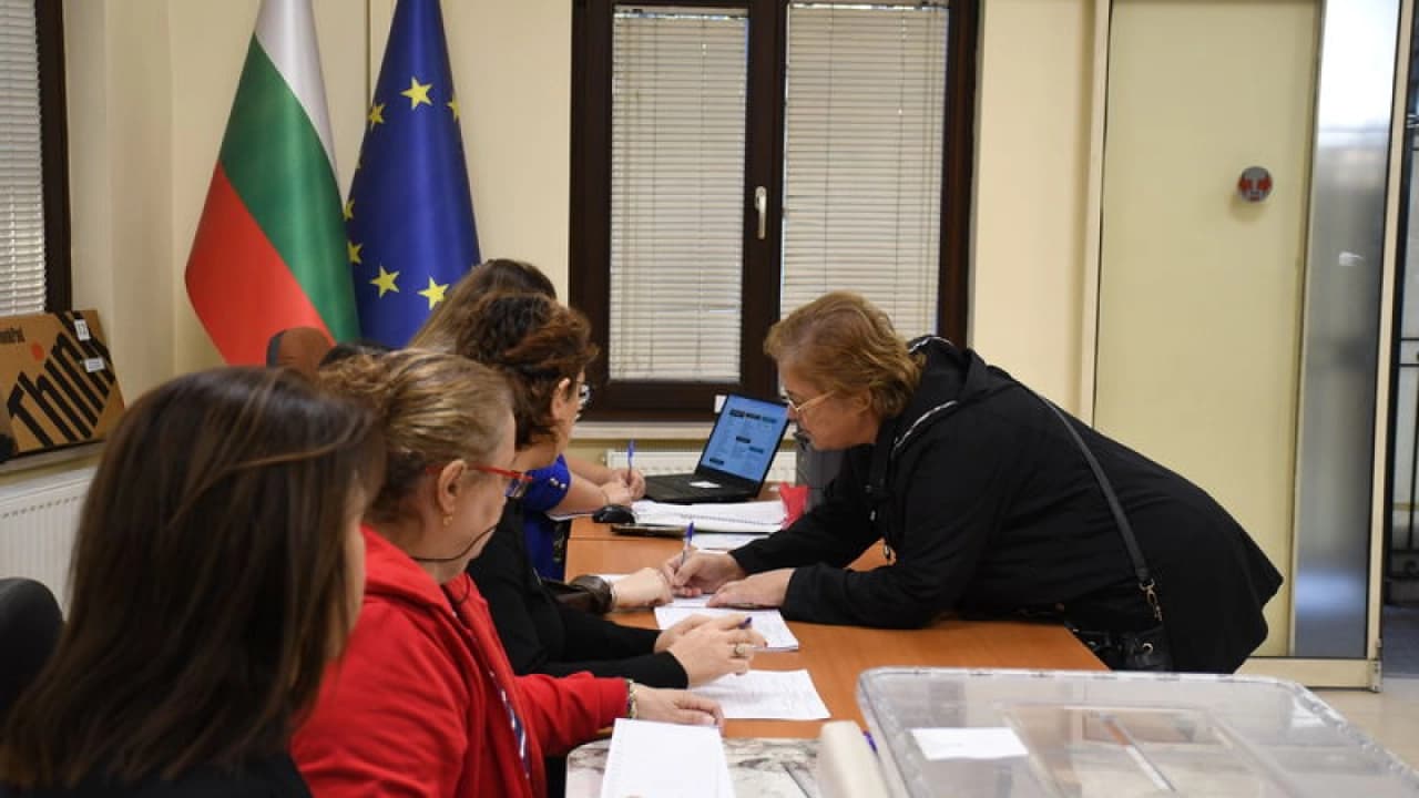 Bulgaristan'da cumhurbaşkanlığı seçimi 1 Kasım'da ikinci tura kaldı