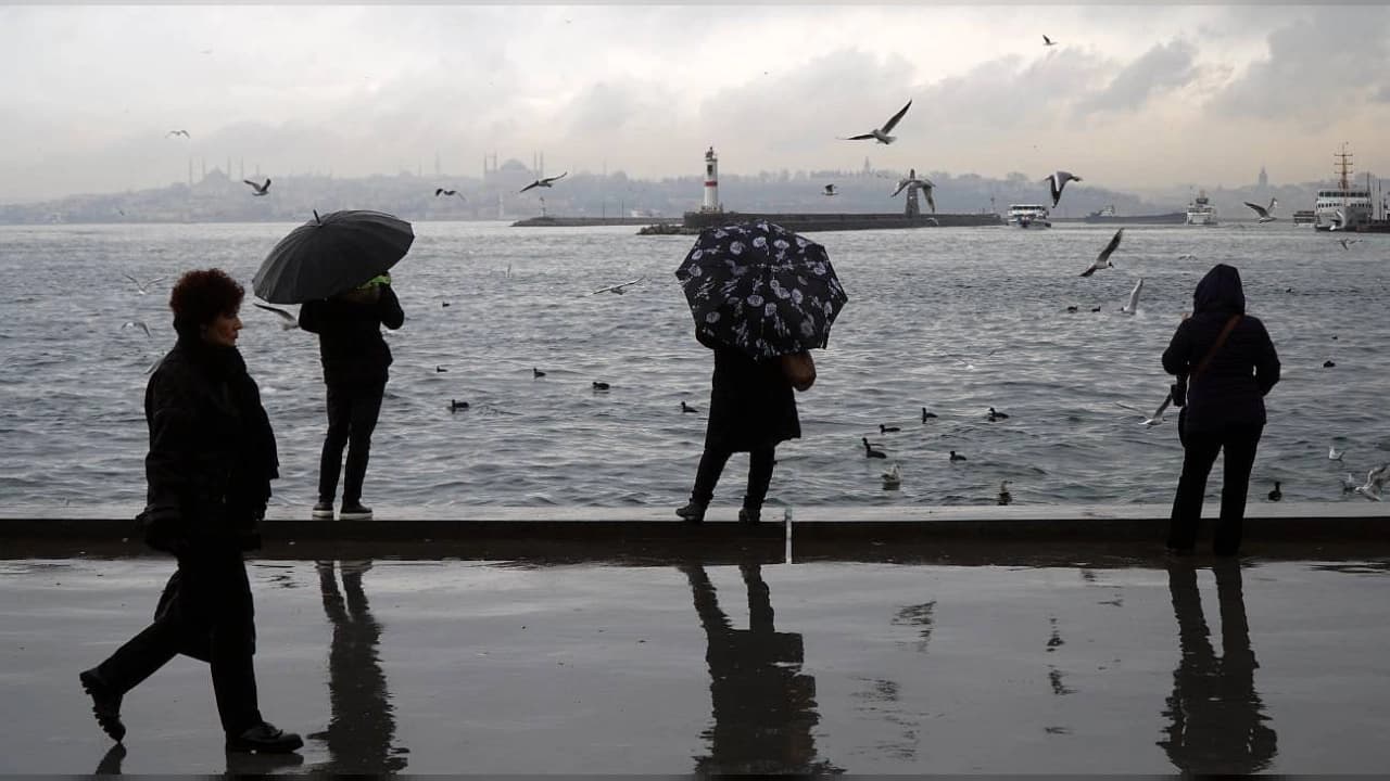 İstanbul'da kuvvetli sağanak ve fırtına uyarısı yapıldı