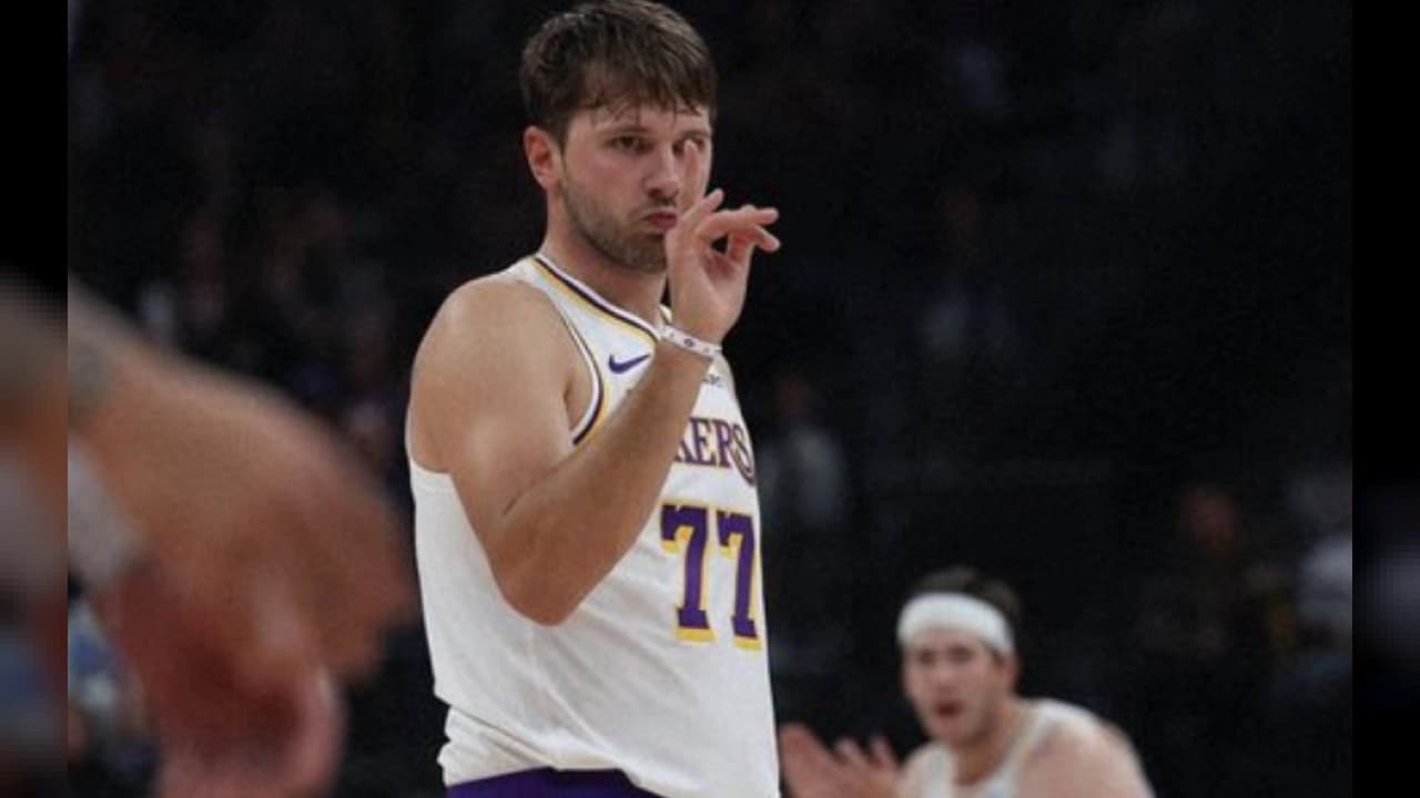 Luka Doncic 52 sayıyla yıldızlaştı ve Lakers Jazz'ı mağlup etti