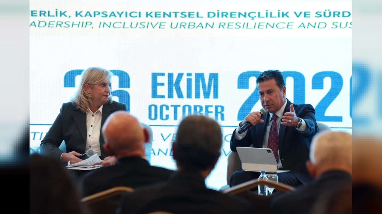 MUĞLA BÜYÜKŞEHİR BELEDİYE BAŞKANI ARAS GAZİANTEPTEKİ İKLİM ZİRVESİNE KATILDI