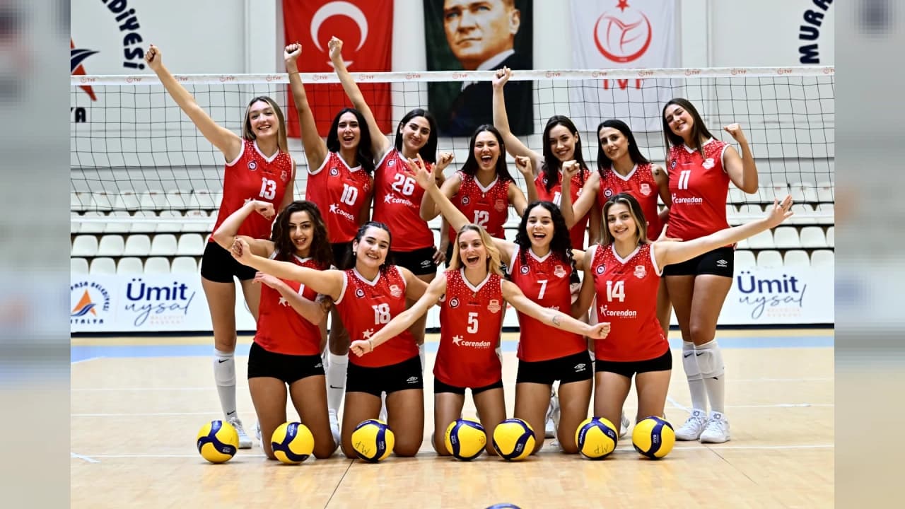 Muratpaşa Belediyespor Kadın Voleybol Takımı Manavgat'ı 3-0 yendi