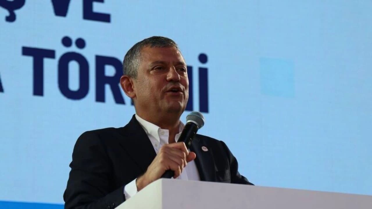 Özgür Özel'den İstanbul Barosu Başkanı Ümit Kocasakal'a tebrik telefonu