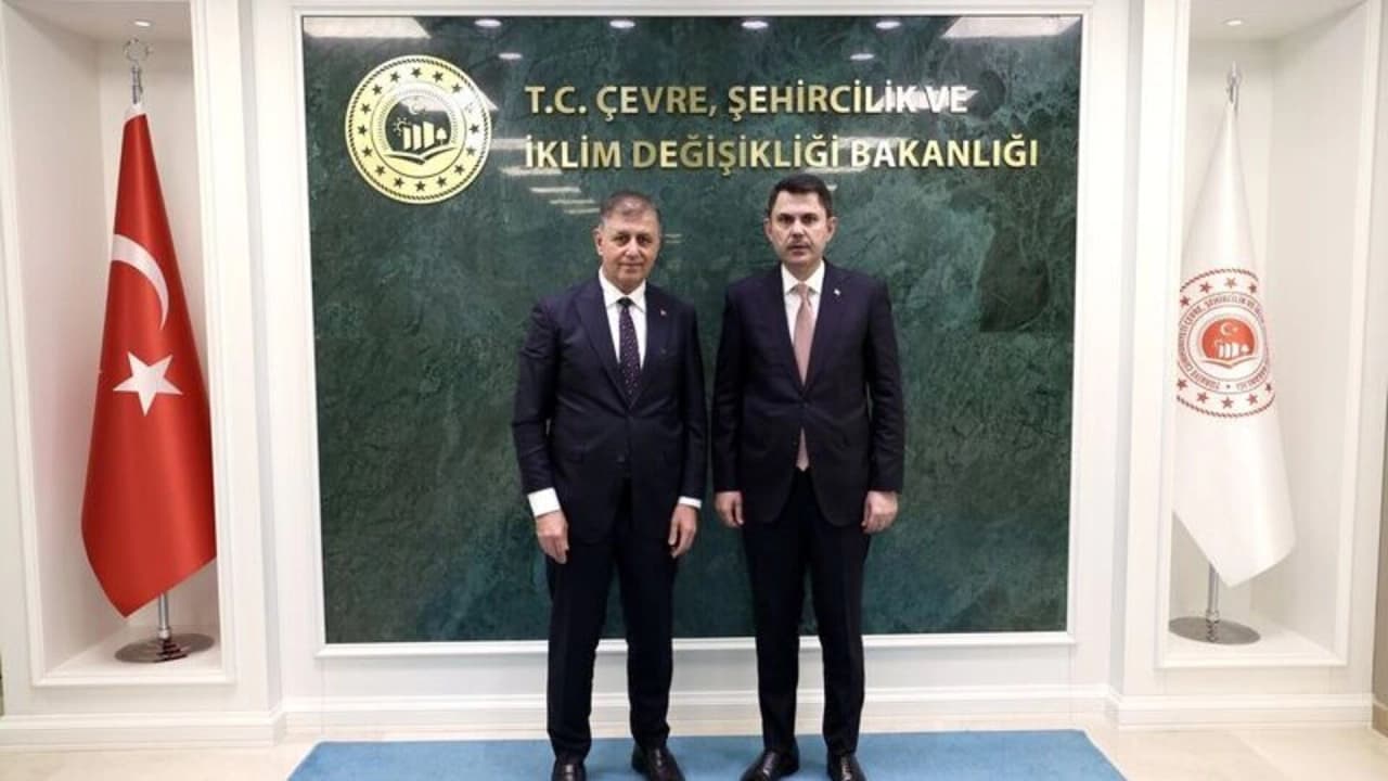 Bakan Kurum ve Cemil Tugay Bakanlıkta Görüştü