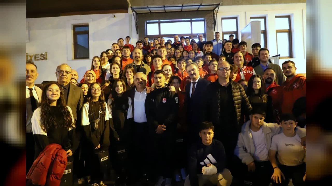 Çankırı'da Şampiyon Sporculara 450 Milyonluk Spor Kompleksi