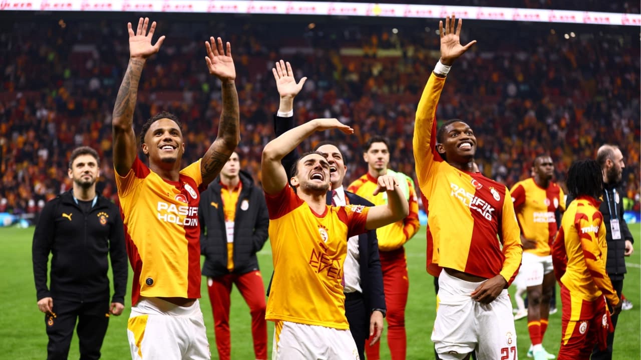 Galatasaray, RAMS Park'taki derbide Fenerbahçe'yi 2-1 mağlup etti