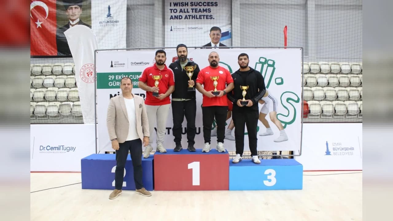 İZMİR'DE CUMHURİYET BAYRAMI KUTLAMALARINDA JUDO VE GÜREŞ TURNUVALARI DÜZENLENDİ