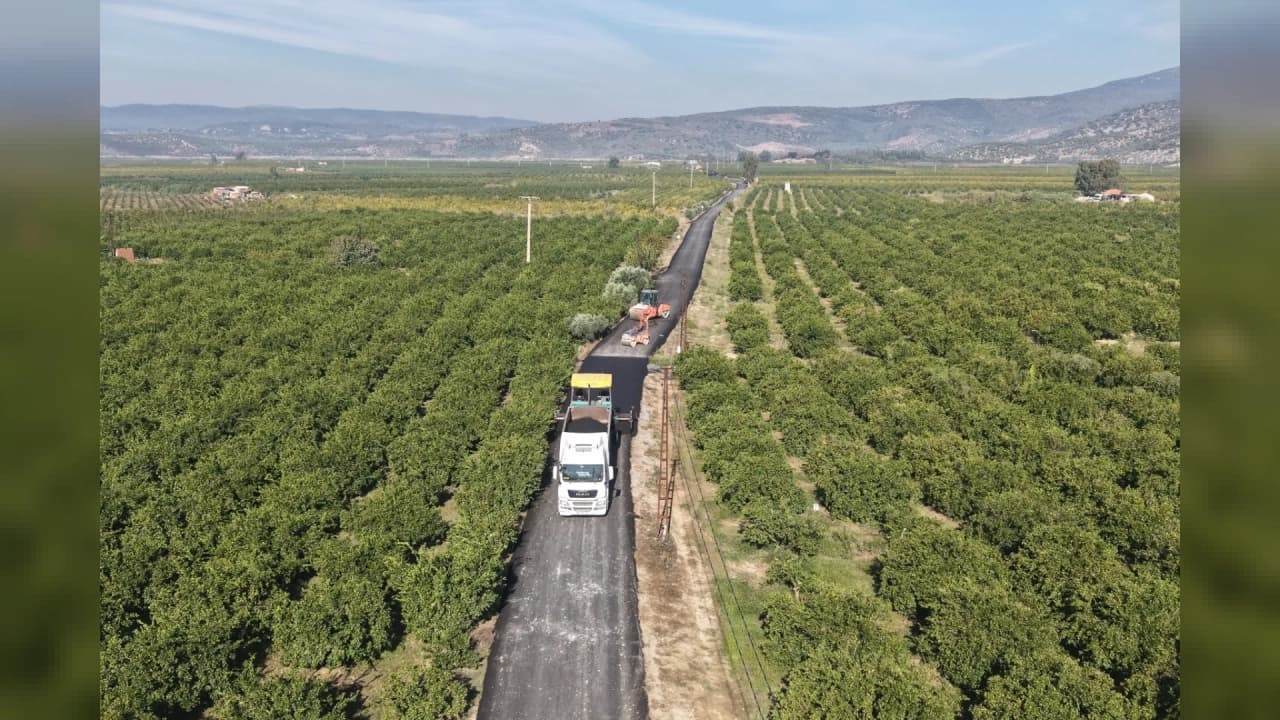 İzmir Selçuk'ta Zeytinköy Yolunda Yenileme Çalışmaları Sürüyor