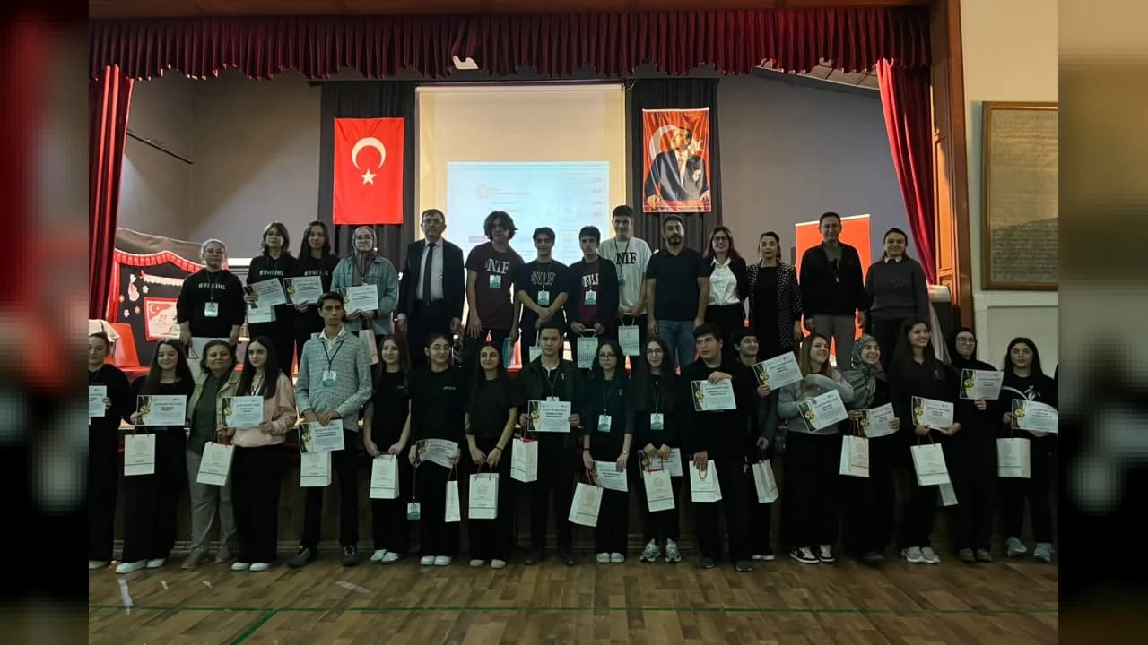 Nilüfer Borsa İstanbul Fen Lisesi Bursa İl Birincisi Oldu