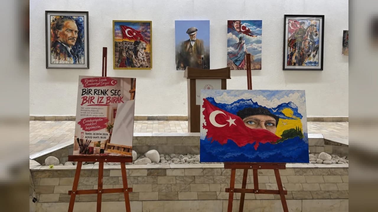 Renklerin İzinde Cumhuriyet Sergisi Bursa'da sanatseverlerle buluştu