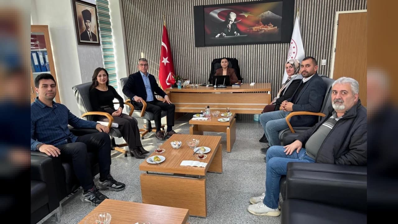Ağrı'da sağlık sorunlarına tepki: Randevu sıkıntısı sürüyor