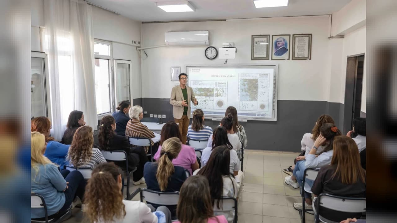 Bornova'da öğretmenlere afet farkındalık eğitimi verildi