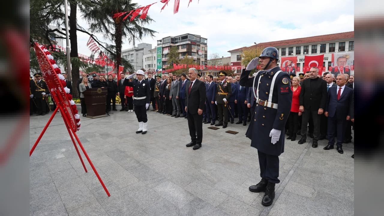 Bursa'da 29 Ekim Cumhuriyet Bayramı törenle kutlandı