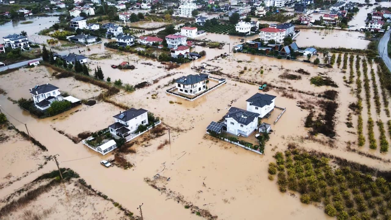 Dalaman'da Tersakan Deresi taştı: Evler ve tarım arazileri su altında