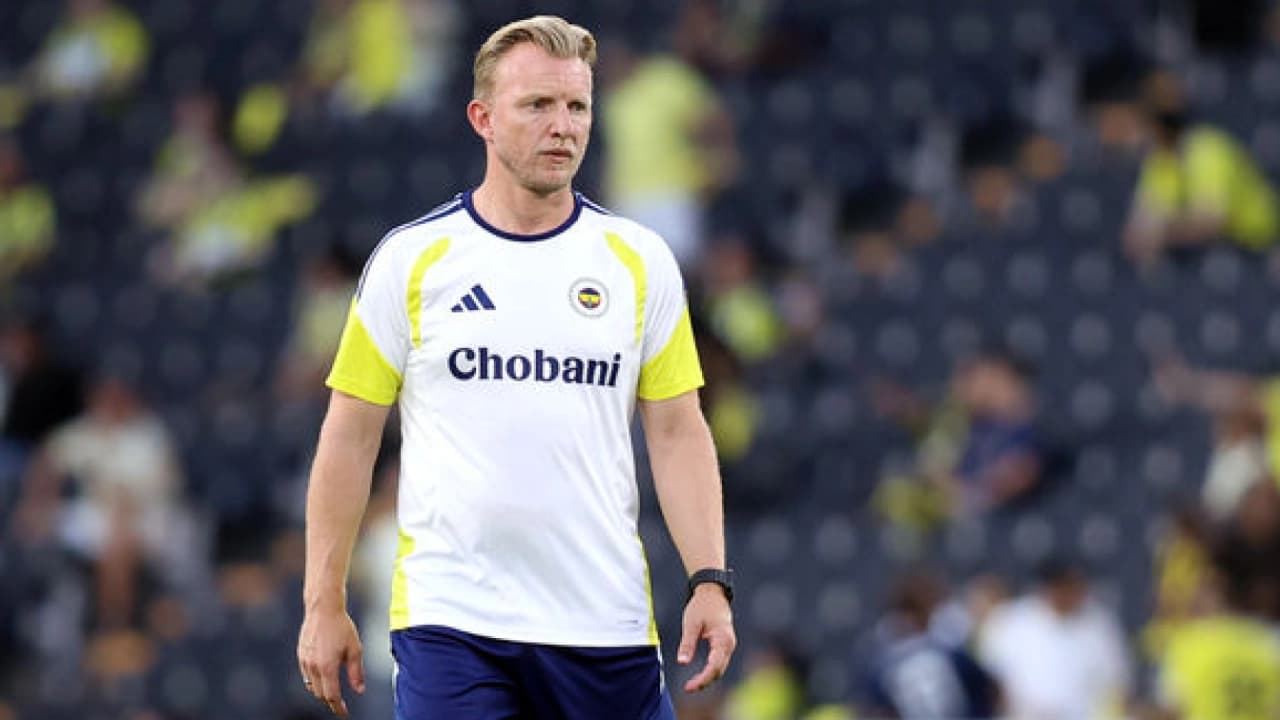 Dirk Kuyt'ın menajerinden Fenerbahçe açıklaması: Sezonu tamamlayabilir