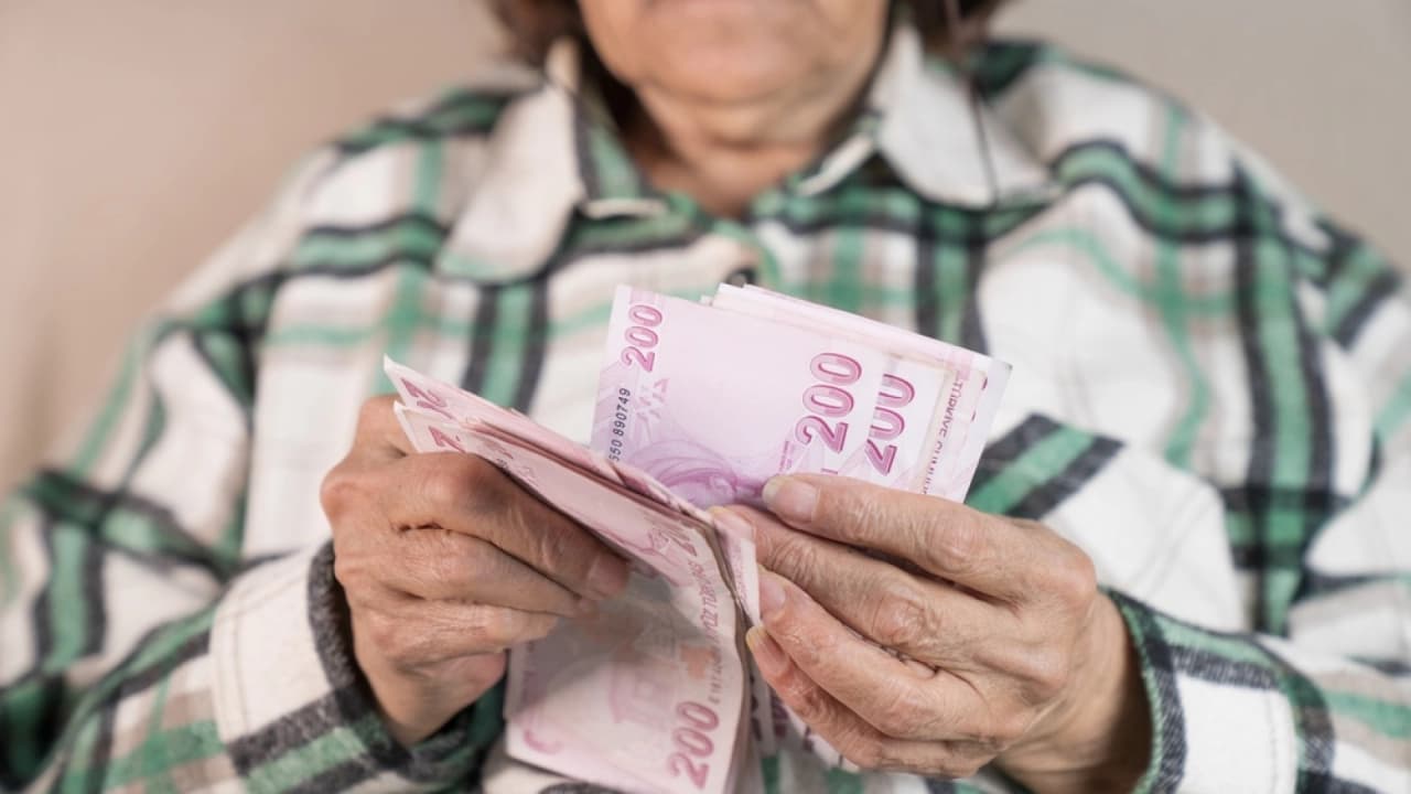 Erdoğan'dan Emekliye İlave Zam Sinyali ve Düzenleme Hedefi