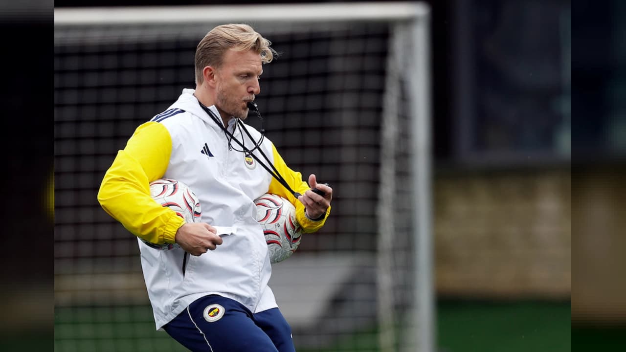 Fenerbahçe'de Dirk Kuyt dönemi: Menajerinden görev süresi açıklaması