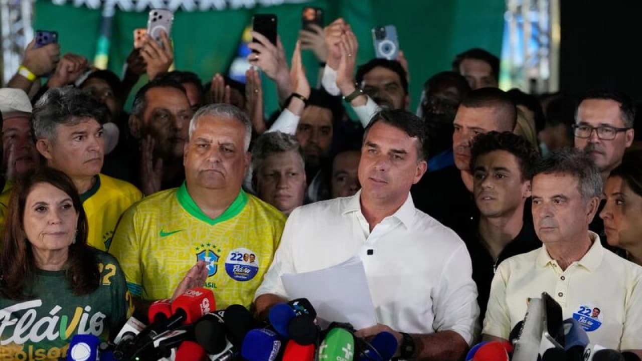 Flavio Bolsonaro Pasaportunun İptalinin Ardından ABD'ye Gitti