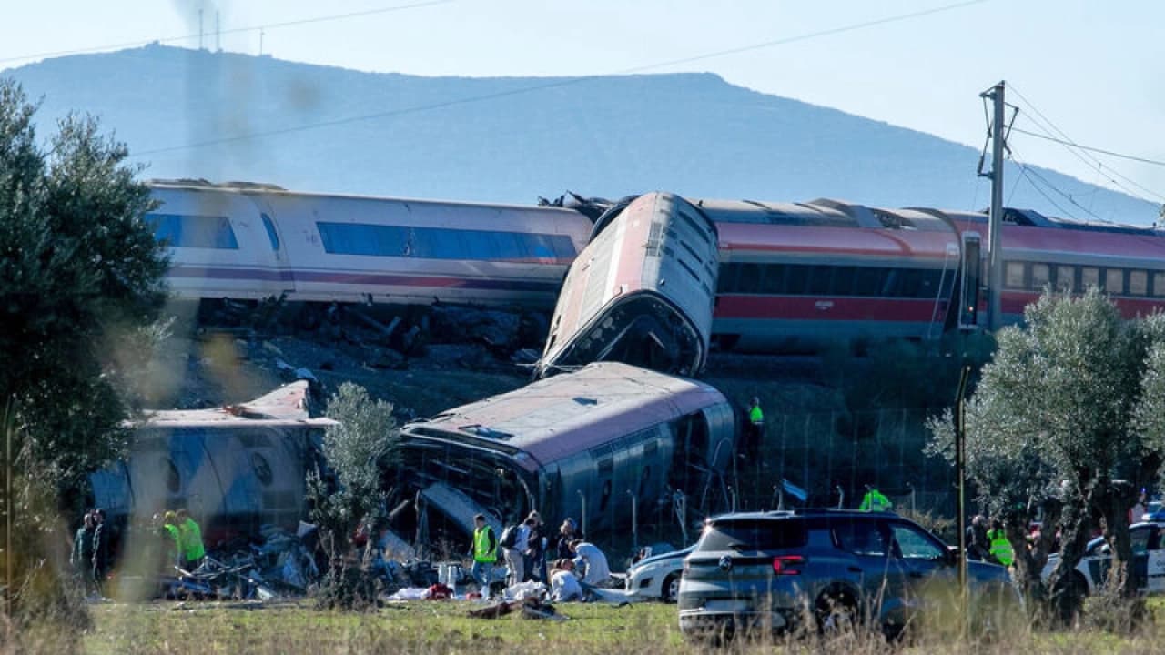 İspanya'da İki Hızlı Tren Çarpıştı: 64 Kişi Hayatını Kaybetti