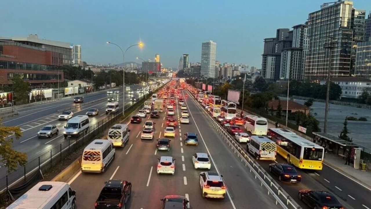 İstanbul'da 29 Ekim'de trafiğe kapatılacak yollar ve alternatifler