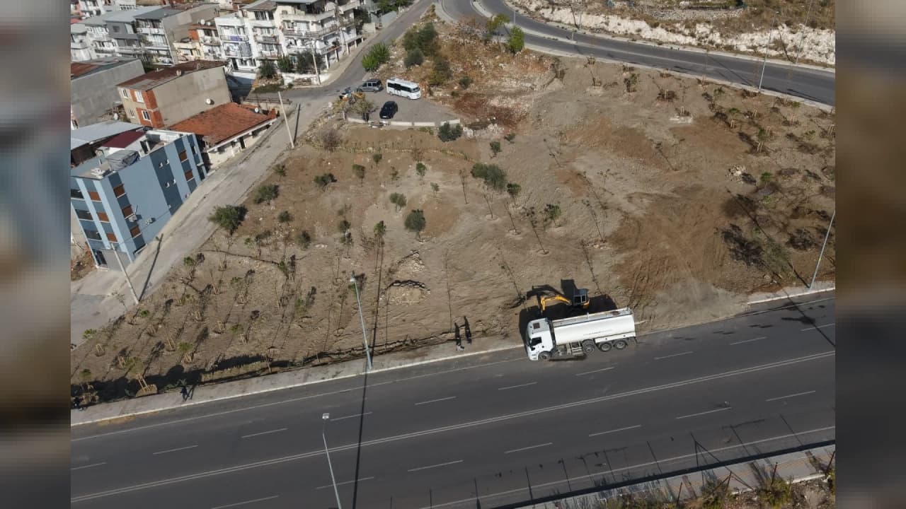 İzmir Büyükşehir'in Buca Adatepe'deki ağaçlandırma projesi bitiyor