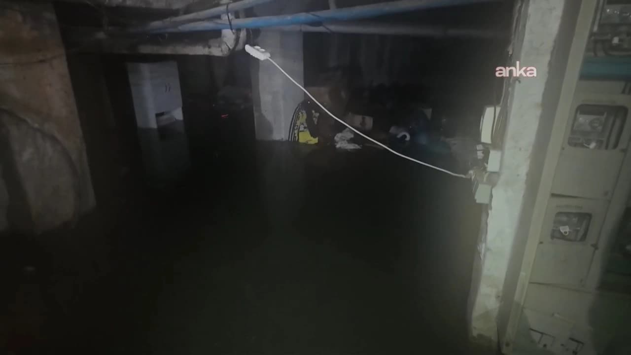 Kadıköy'de Riskli 6 Bina İçin İvedilikle Tahliye ve Yıkım Başlatıldı