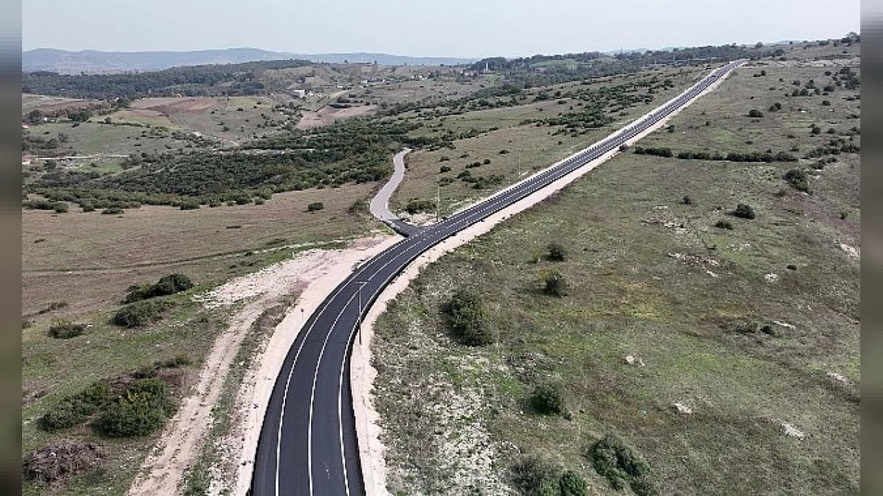 Kocaeli'de Akçaova Grup Yolu'nun 9,7 kilometrelik kısmı yenilendi