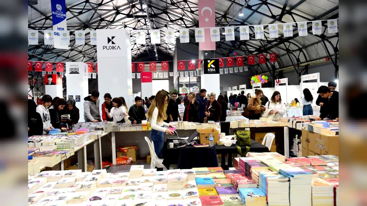 Malatya Kitap Fuarı’na 5 günde 100 bini aşkın ziyaretçi