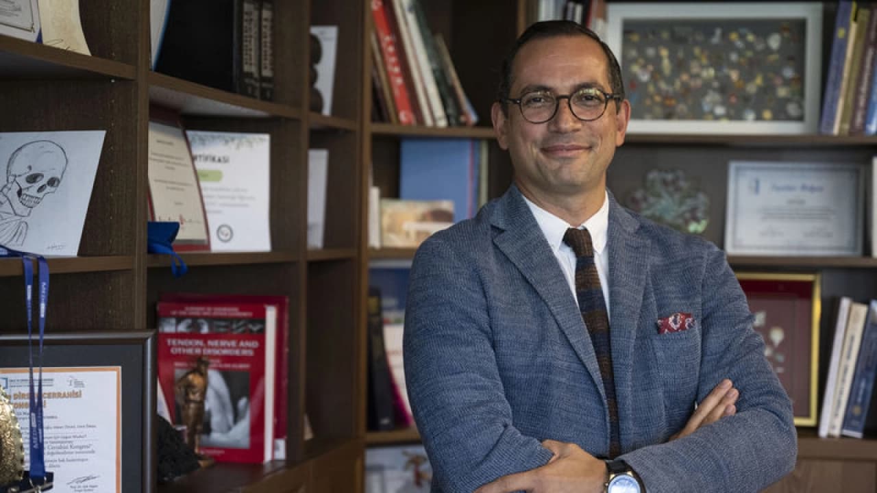 Prof. Dr. Gazi Huri'den Hindistan kongresinde canlı cerrahi