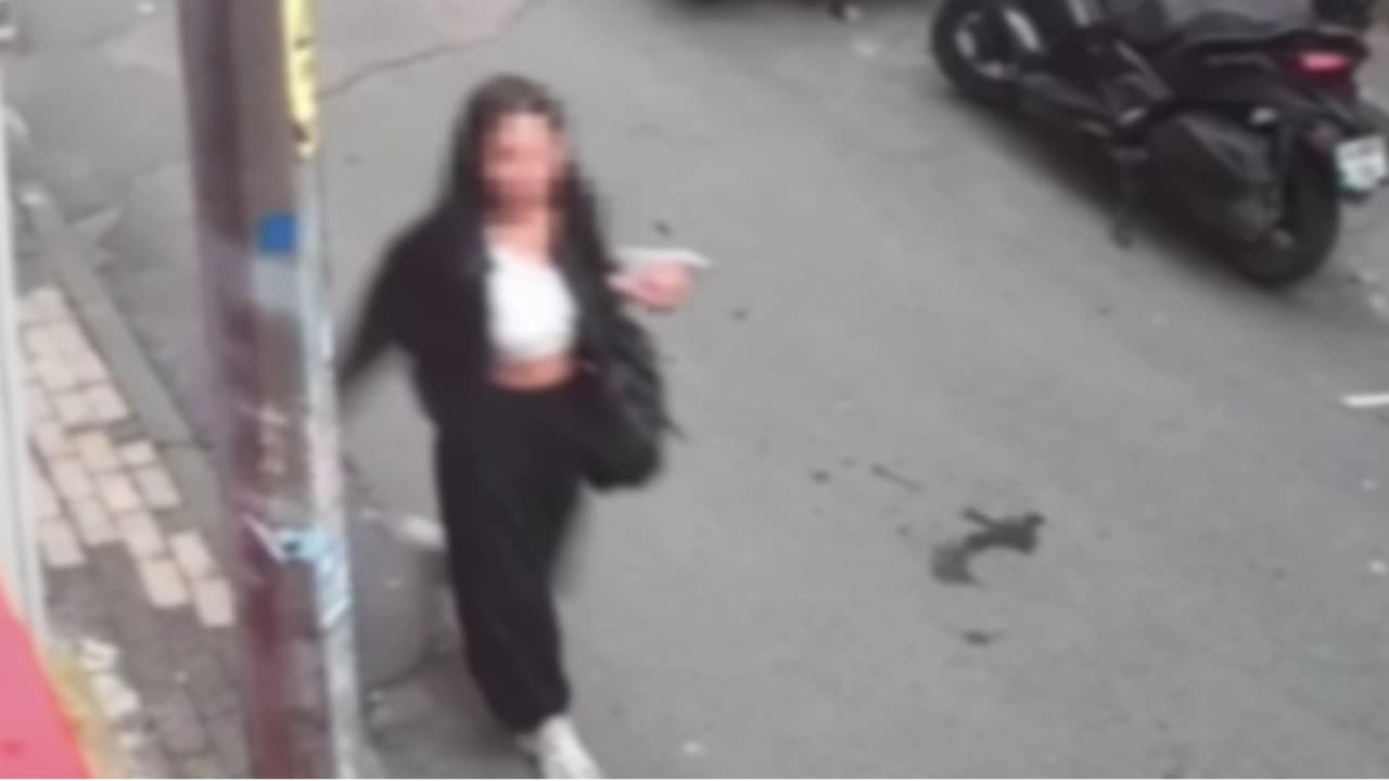 Şişli'de Balkondan Çatıya Geçen Kazak Kadın Düştü