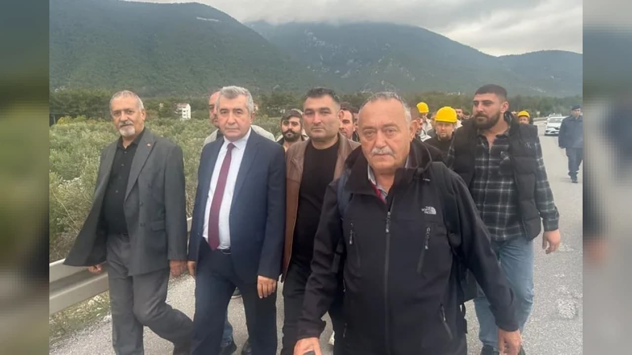 Soma'da maden işçilerinin yürüyüşü jandarma engeline takıldı