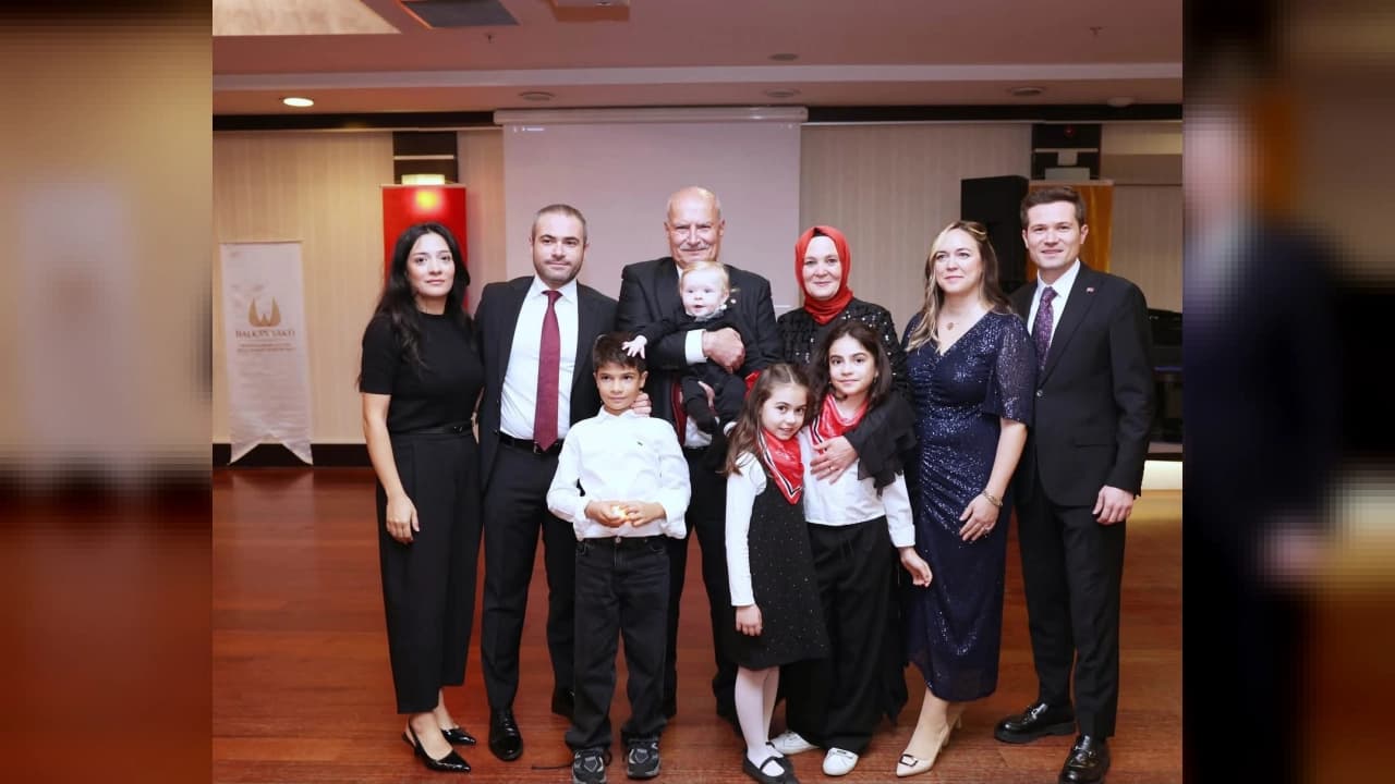 Ankara'da Balkan Vakfı'nın Cumhuriyet Balosu'na yoğun katılım