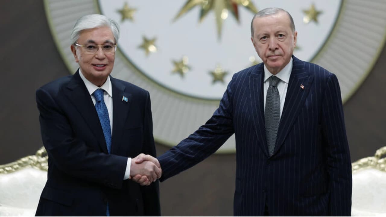 Erdoğan'dan Külliye'de Tokayev'e resmî karşılama töreni
