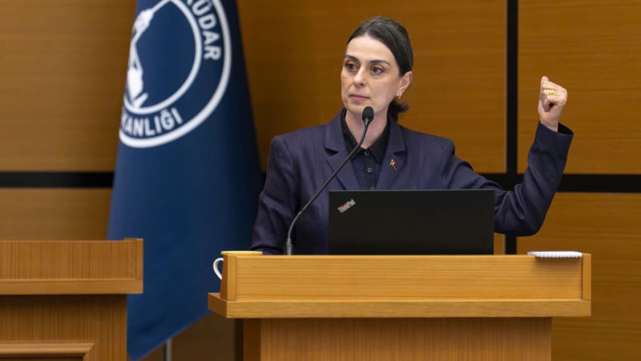 Eski Üsküdar Belediye Başkanı Sinem Dedetaş'a ev hapsi kararı