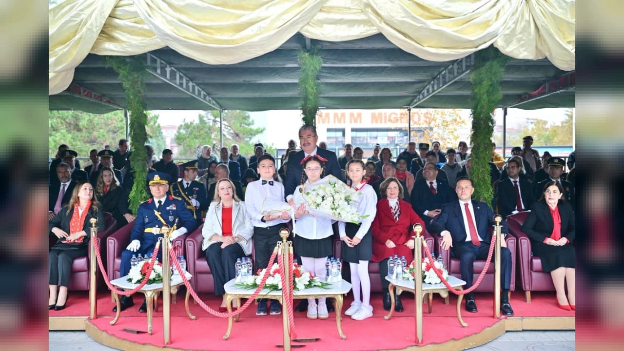 Eskişehir'de 29 Ekim Cumhuriyet Bayramı 103. yıl dönümü coşkusu