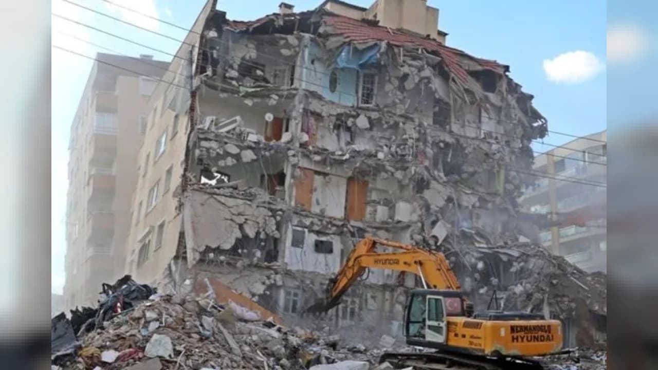 Hüseyin Aslan'dan deprem uyarısı: Uydu kentler hayata geçirilmeli