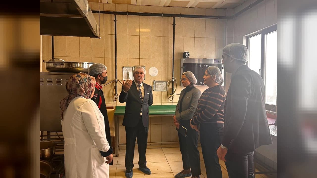 Kars'taki öğrenci yurtlarında lokanta ve kantin denetimi