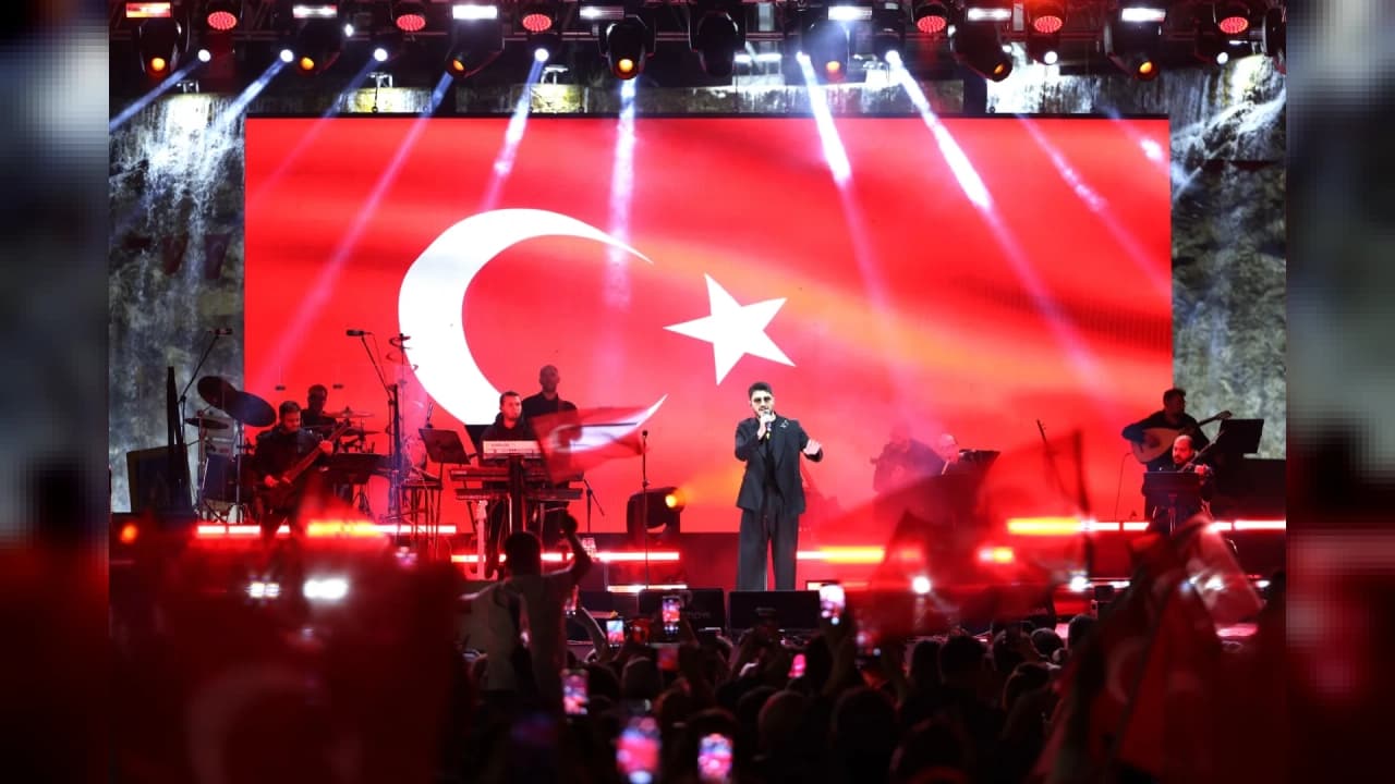 Keçiören'de 29 Ekim coşkusu Semicenk konseriyle kutlandı
