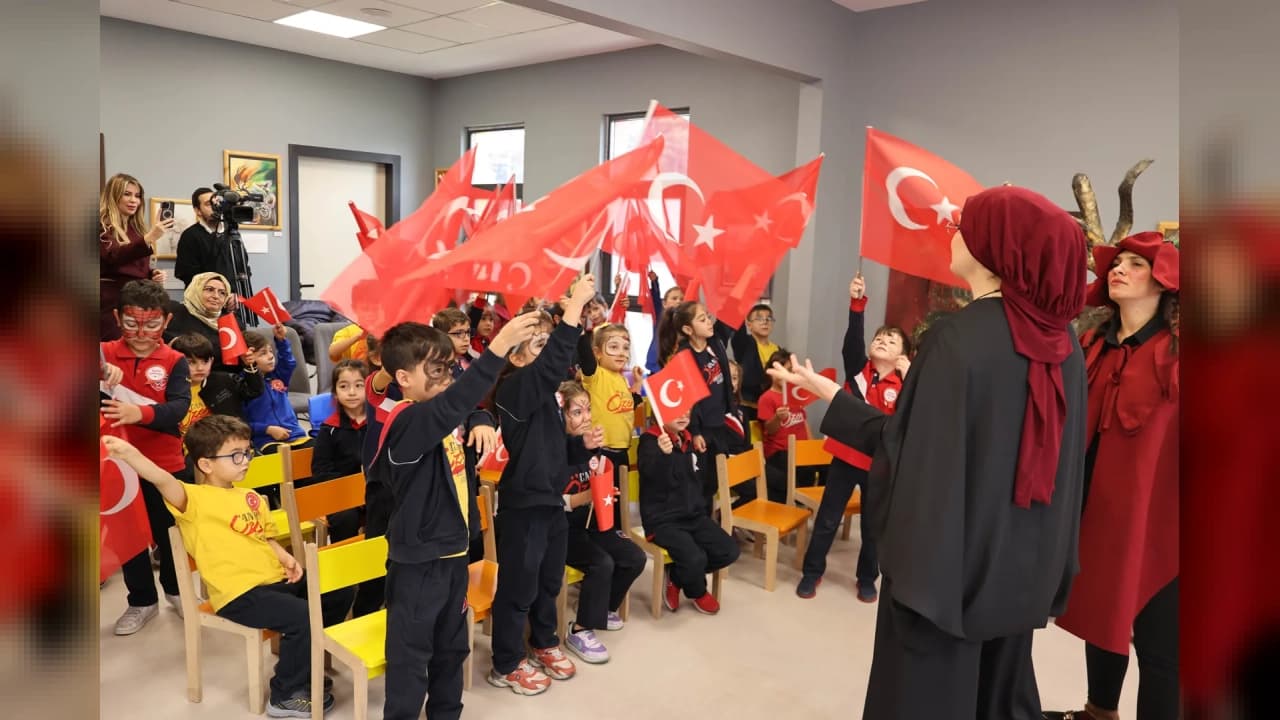 Keçiören'de çocuklar Cumhuriyet coşkusunu müzede yaşadı